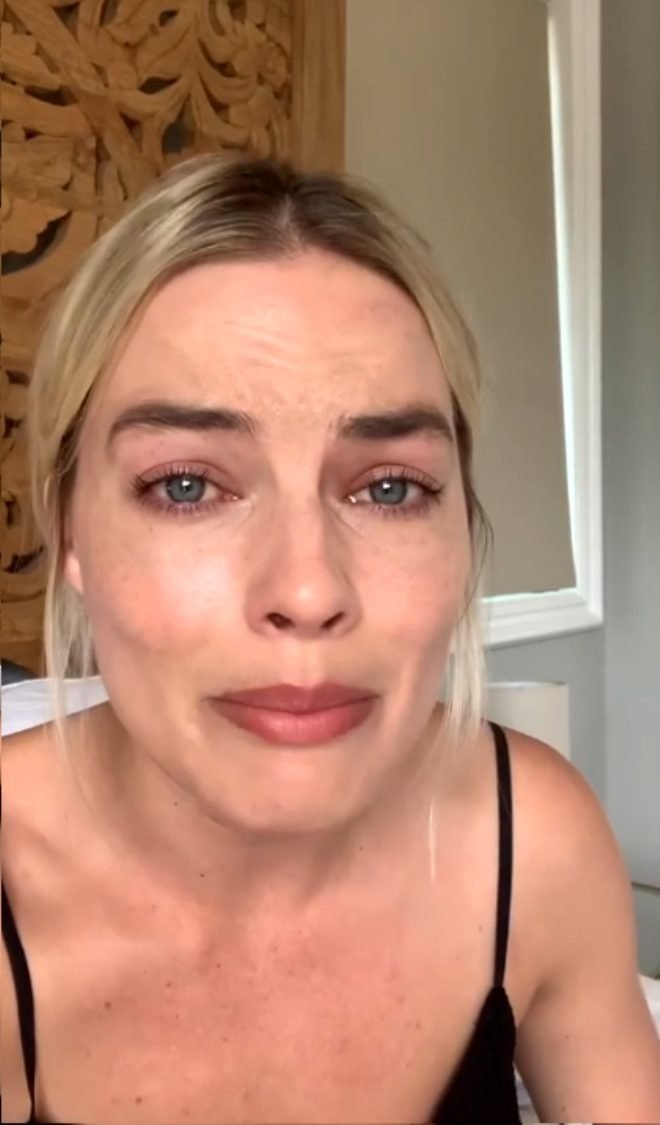 Margot Robbie gözyaşları içinde Instagram’dan yardım istedi!