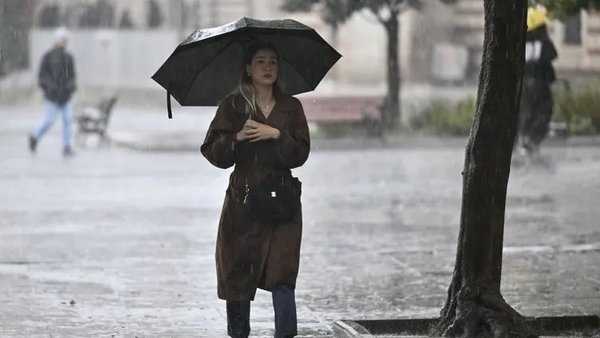 meteorolojiden-izmir-ve-cevre-illere-yagis-alarmi-gokyuzu-karariyor-firtina-ve-saganak-1781334574983.jpeg