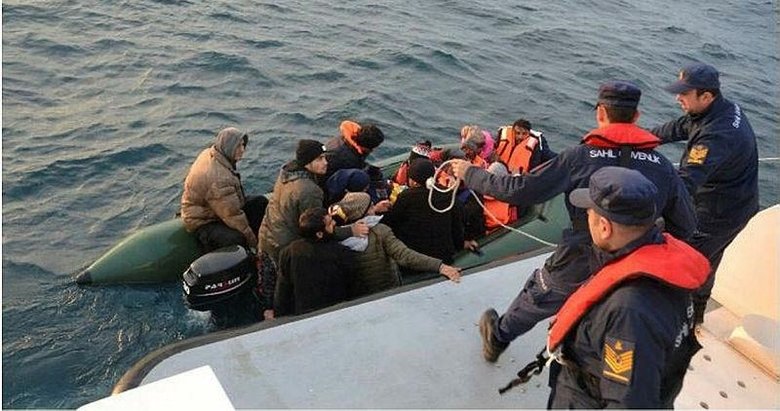Dikili ve Çeşme’de 59 kaçak göçmen yakalandı
