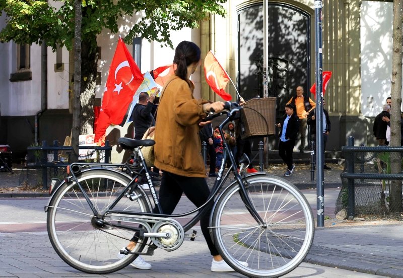Başkan Erdoğan Köln’de! Türkler kente akın etti