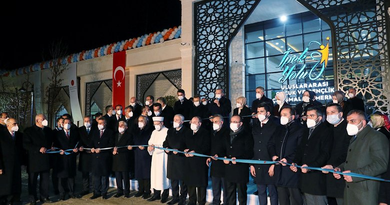 Başkan Erdoğan, İpek Yolu Uluslararası Çocuk ve Gençlik Çalışmaları Merkezi açılışına katıldı