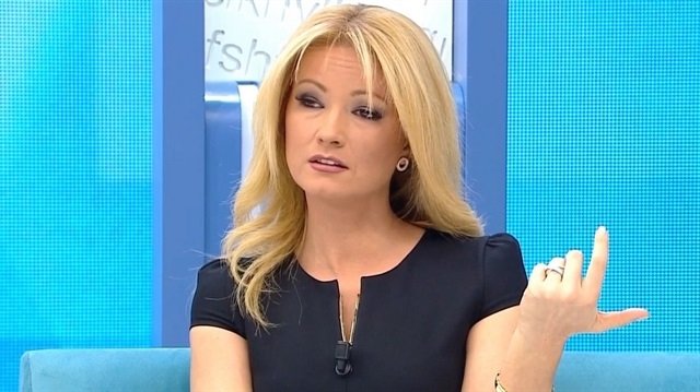 Muge Anli Nin Sasirtan Eski Hali Muge Anli Kimdir Kac Yasinda Nereli Unlulerin Cocukluk Fotograflari 16