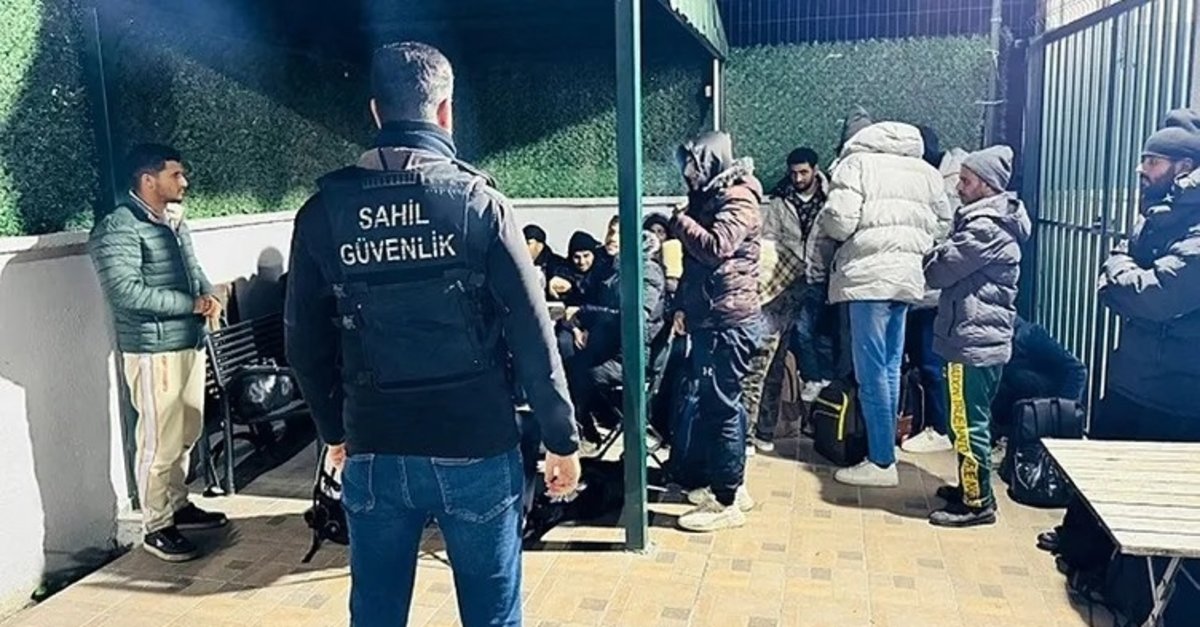 İzmir'de 21 düzensiz göçmen yakalandı!