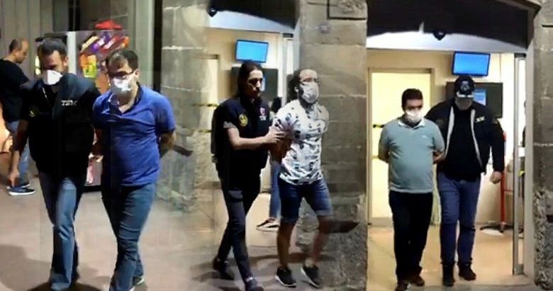 İzmir’de FETÖ’nün hücre evlerine baskın! 25 kişi gözaltına alındı