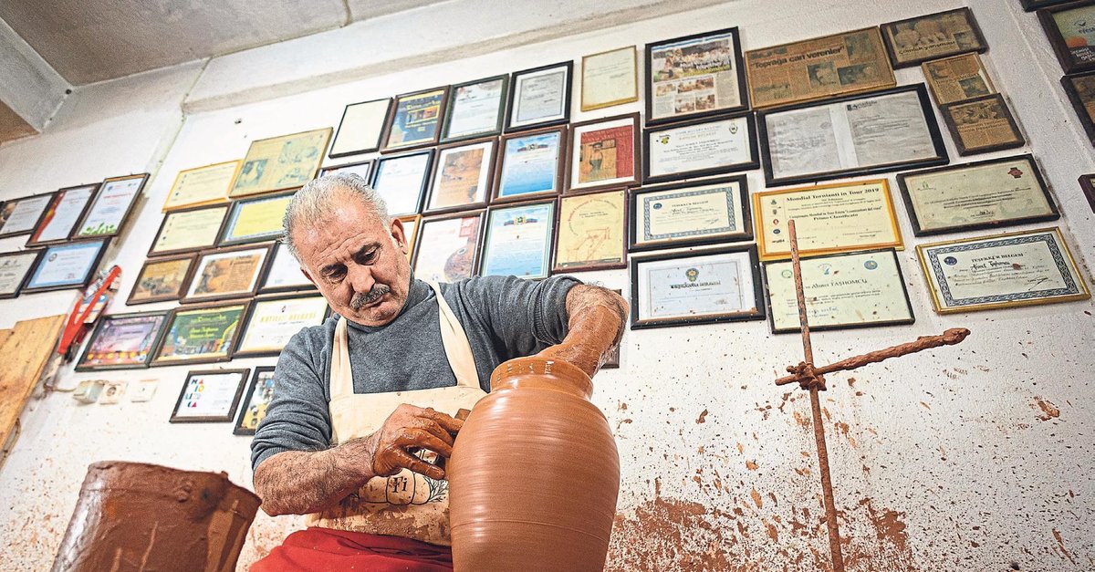 Ömrünü çömlekçiliğe adayan sanatkar