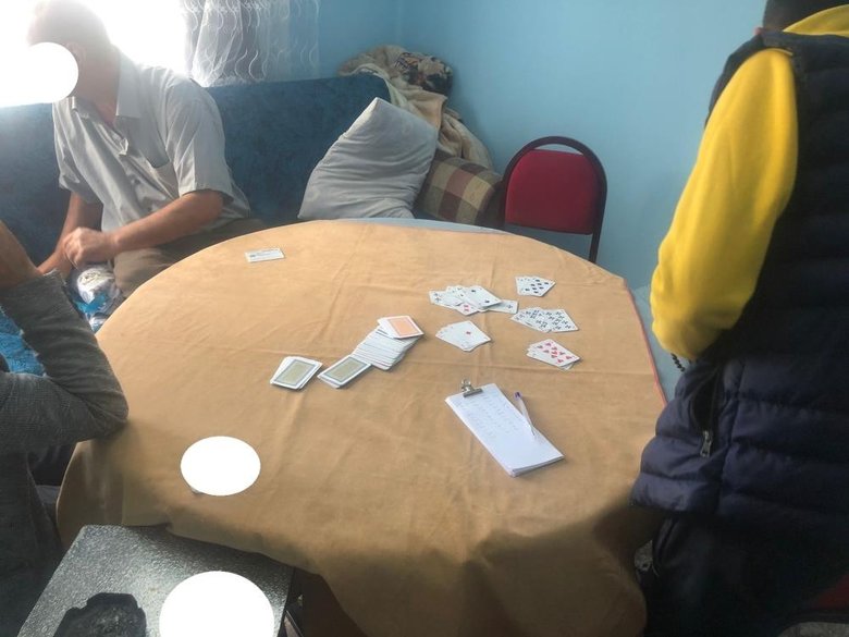 Ev görünümlü kumarhaneye polis baskını: 12 gözaltı