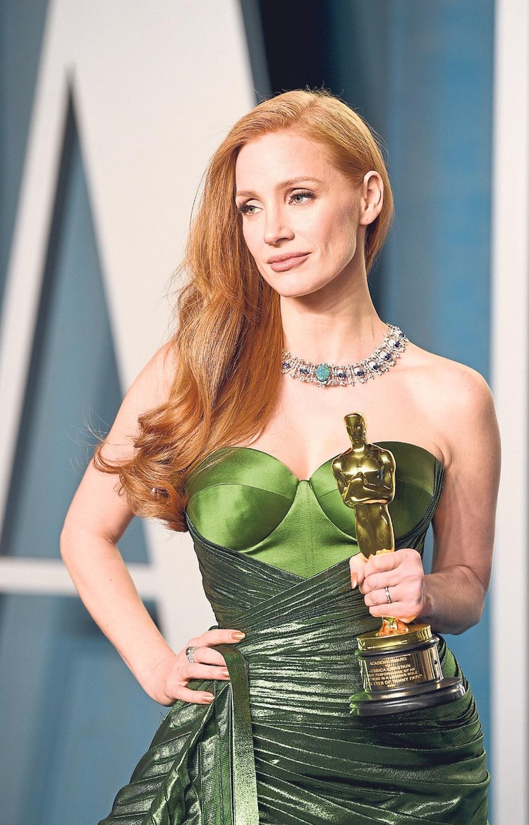 Akademi’ye Smith’in tokadı damga vurdu