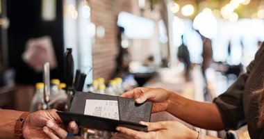 Restoranlarda yeni dönem başladı! Zorunlu servis ücreti yasaklandı