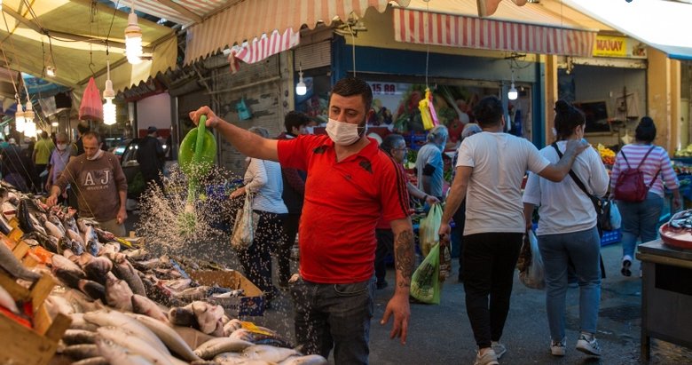 İzmir Tarihi Kemeraltı Çarşısı eski günlerine döndü