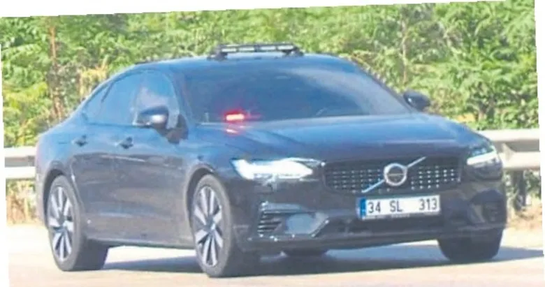 Eski bakanın aracından Kuriş’in kardeşi çıktı