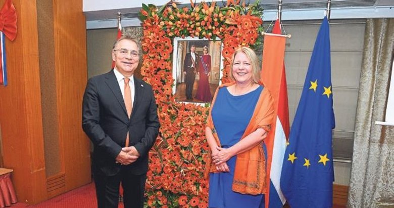 Hollanda ‘Kral Günü’ Izmir’de kutlandı