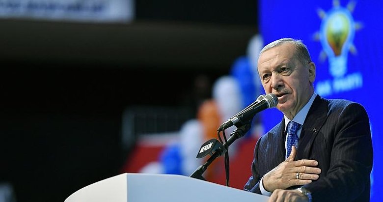 Ülkeye hizmet gibi bir dertleri yok