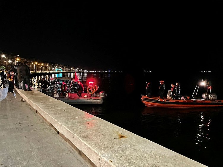 Balık tutarken denizde ceset buldular! İzmir’de korkunç olay