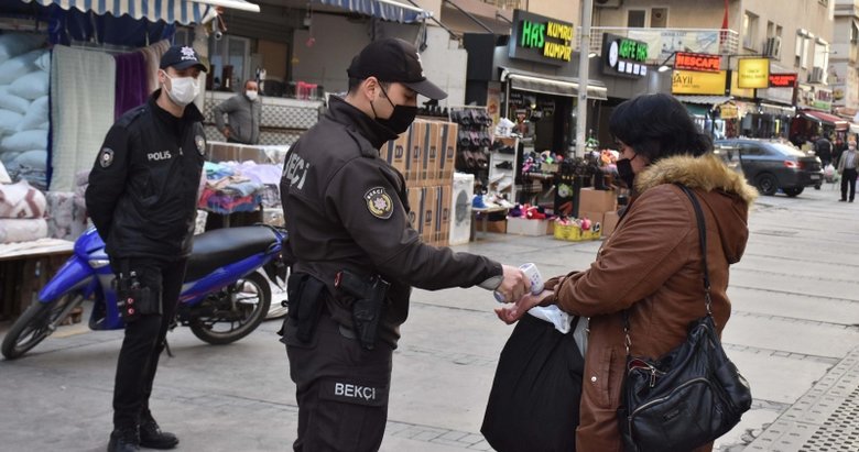 İzmir’deki çarşılarda koronavirüs önlemleri artırıldı