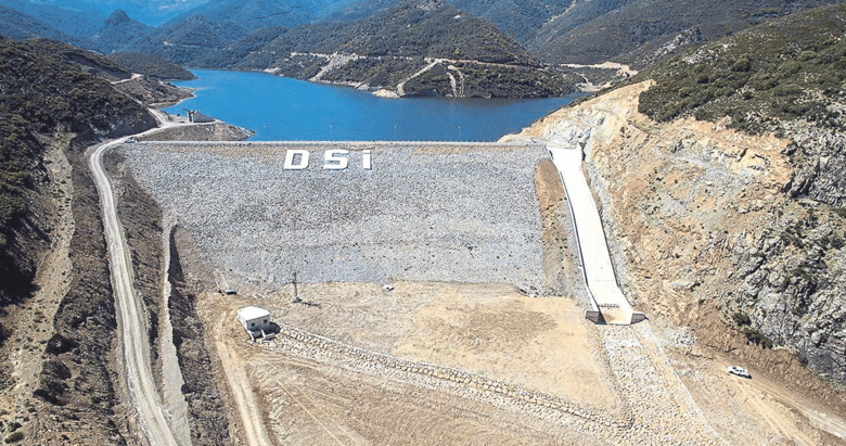 Çeşme’ye üç baraj