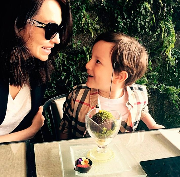 Günay Musayeva eski eşi Tolga Karel’i tebrik etti