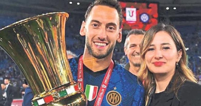 Hakan Çalhanoğlu en iyi orta saha oldu