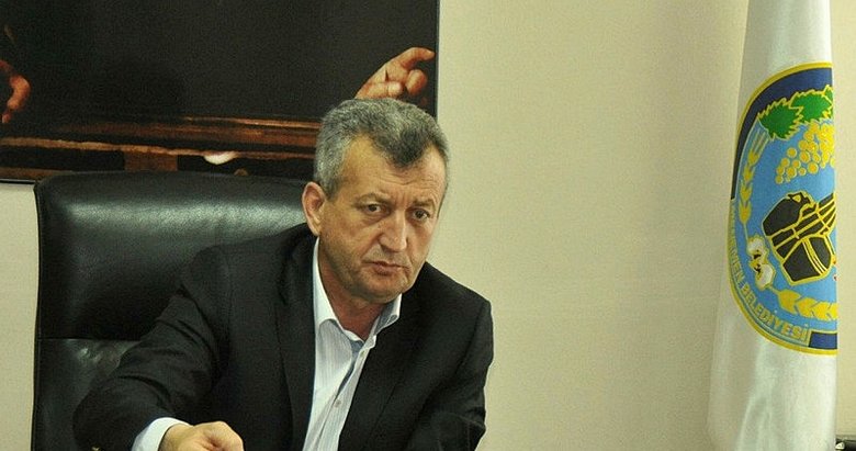 Şahin CHP’ye geri döndü Menemen’de ortalık karıştı