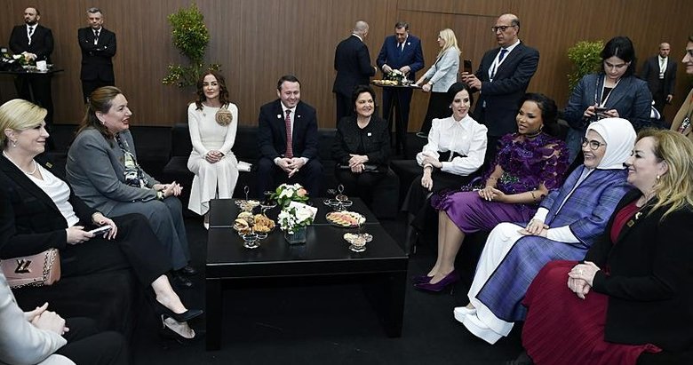 Emine Erdoğan, ADF’de lider eşleriyle bir araya geldi