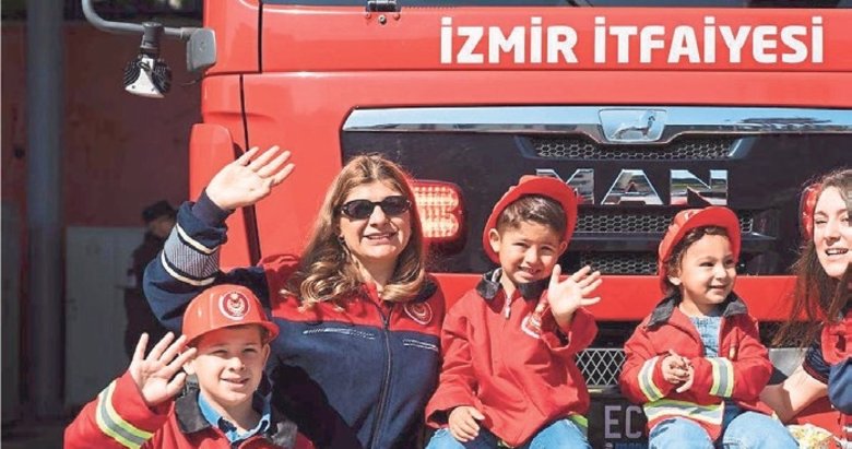 İzmir’de alevlere koşan süper anneler