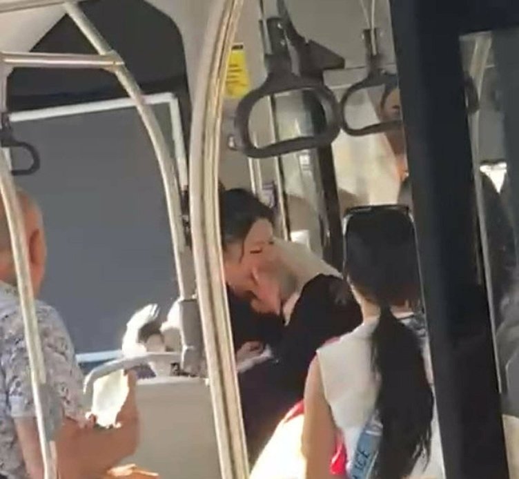 Denizli’ de tesettürlü kadına saldırmıştı! Serbest bırakılan saldırgan itiraz sonucu tutuklandı