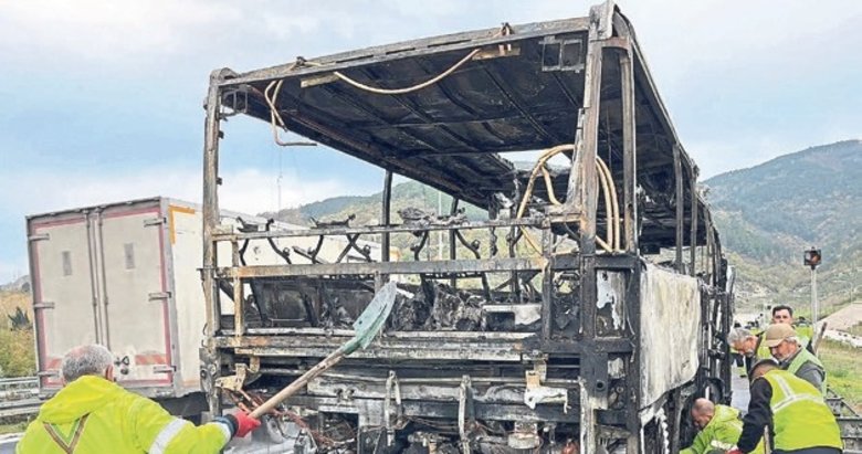 Otobüs alev topuna döndü