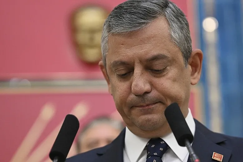 son-dakika-ozgur-ozel-chpden-istifa-etti-1784880389957.jpeg