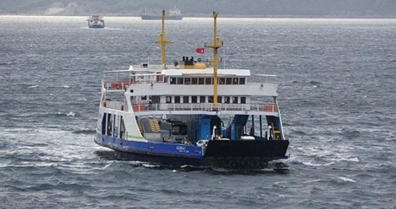 Gökçeada ve Bozcaada feribot seferlerine fırtına engeli