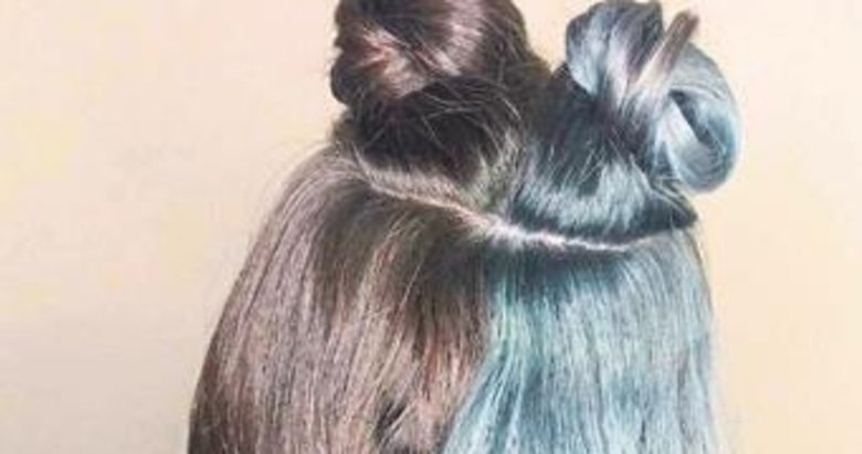 Saçlardaki zıtlığın muhteşem uyumu