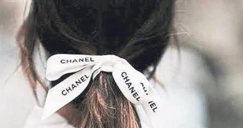 Saçlarda kurdele modası