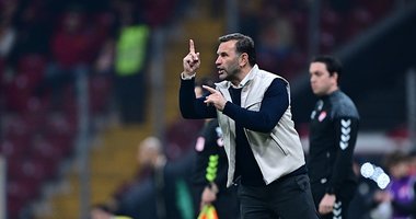 ‘İstifamı isteyenler Fenerbahçe taraftarı’