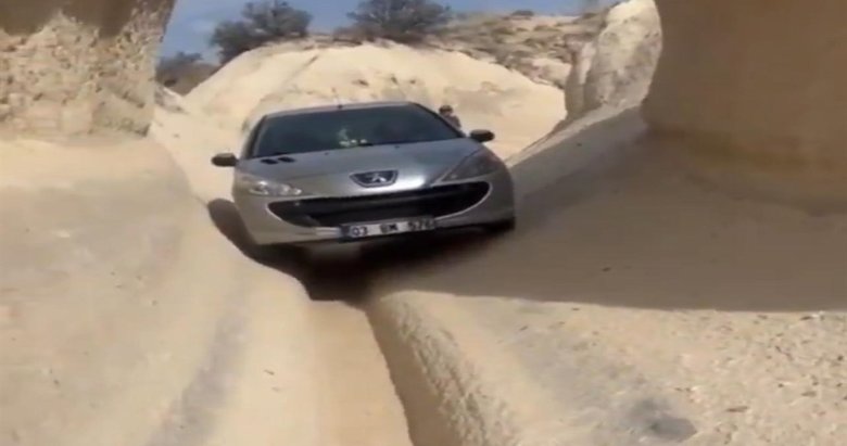 Navigasyona güvenen sürücü hüsrana uğradı: Kendini peribacalarının arasında buldu!