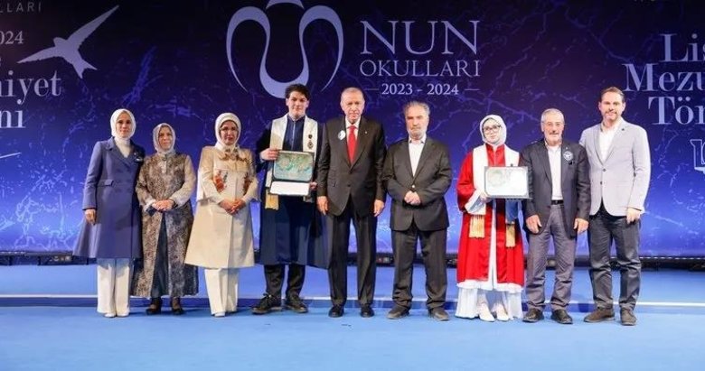 Başkan Erdoğan, NUN Okullarında torununun mezuniyet törenine katıldı