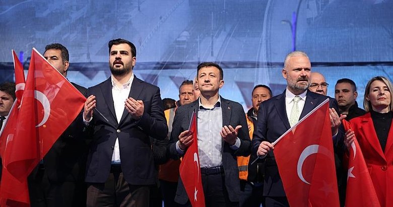 Menemen’in dev projesi 100. Yıl Köprülü Kavşağı açıldı