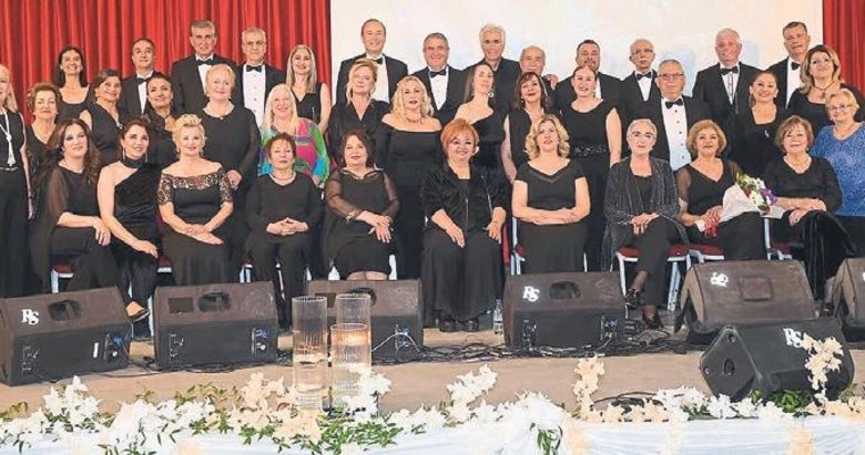 Çeşme’de Türk Sanat Müziği Korosu’ndan 30. yıl konseri