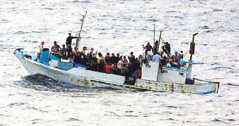 Ege Denizi açıklarında 54 göçmen yakalandı