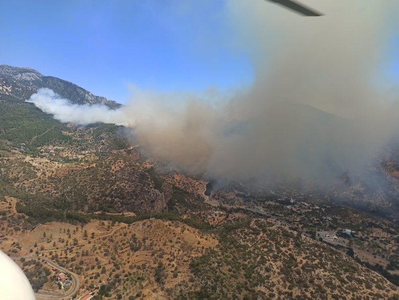 Son dakika: Muğla Datça’da orman yangını! Alevler yerleşim yerlerine ilerledi! İşte bölgeden son durum