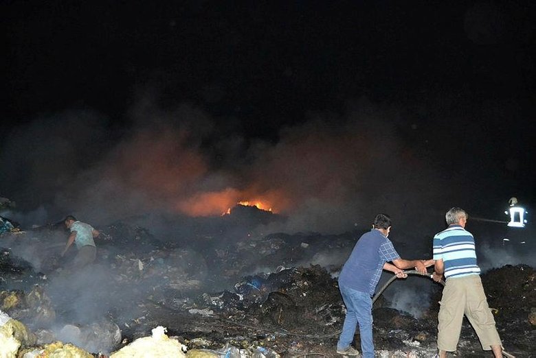 Salihli’de, şehir çöplüğünde korkutan yangın