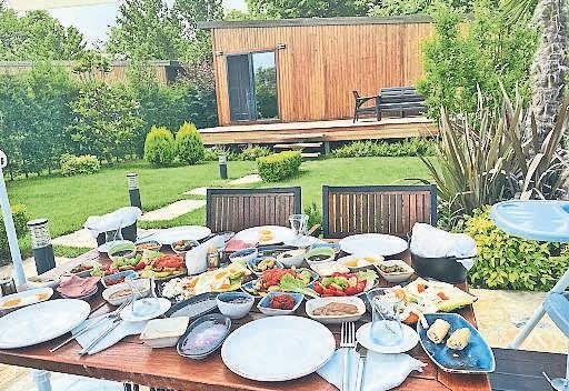 kucuk evlerde milyon yildizli tatil pazar haberleri kucuk evlerde milyon yildizli tatil pazar haberleri