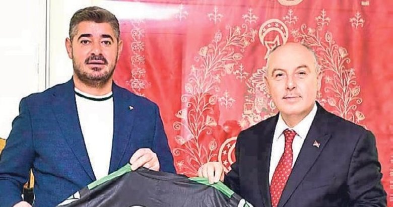 Uz’dan taraftara çağrı