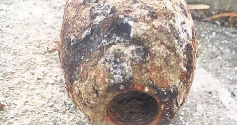 Mezarlıkta patlamamış top mermisi bulundu