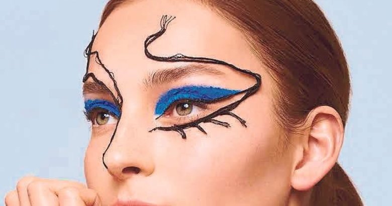 Renkli eyeliner trendi