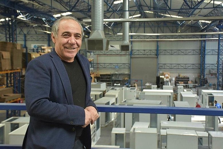 Çobandı fabrikatör oldu, koyunlarını unutmadı