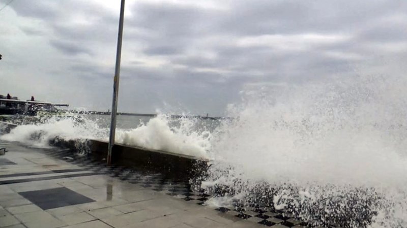 izmir de yarin lodos firtina var mi izmir de yarin hava nasil olacak 1 aralik carsamba izmir hava durumu