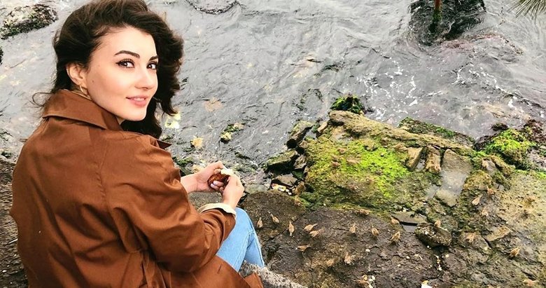 Afili Aşk’ın yıldızı Burcu Özberk kimdir, kaç yaşında ve nereli?