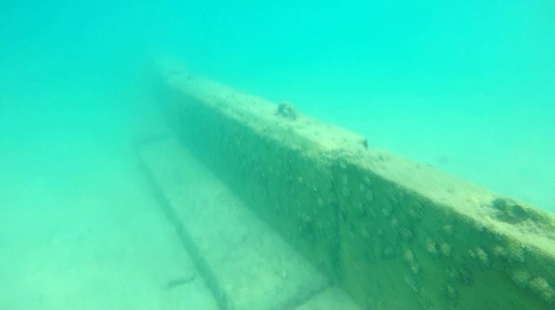 Bodrum’da skandal görüntüler! Karadaki kaçak yapılar deniz dibine kadar indi