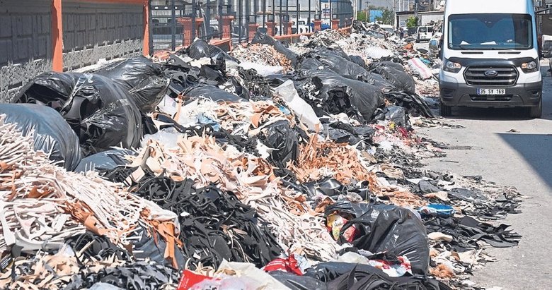 Başkan Eşki insafa geldi: Çöpleri toplayacağız