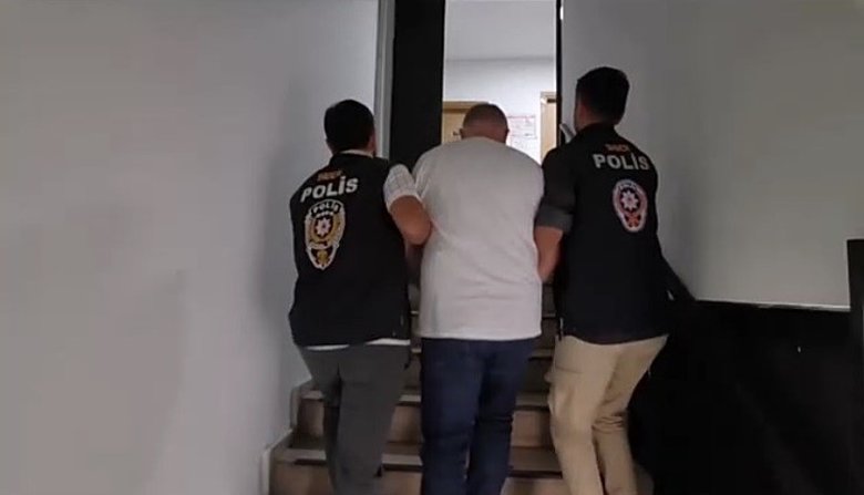 İzmir merkezli dolandırıcılık operasyonunda 30 şüpheli yakalandı