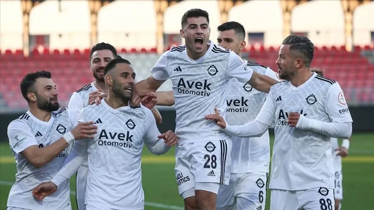 Altay dağılıyor