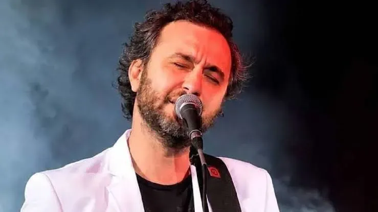 nev-kimdir-oldu-mu-kac-yasindaydi-sarkici-nevzat-dogansoyun-hayati-ve-kariyeri-1792855382138.png